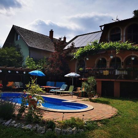 Katica Vendeghaz Somogyvar - Ladybird Villa Somogyvár Exterior foto