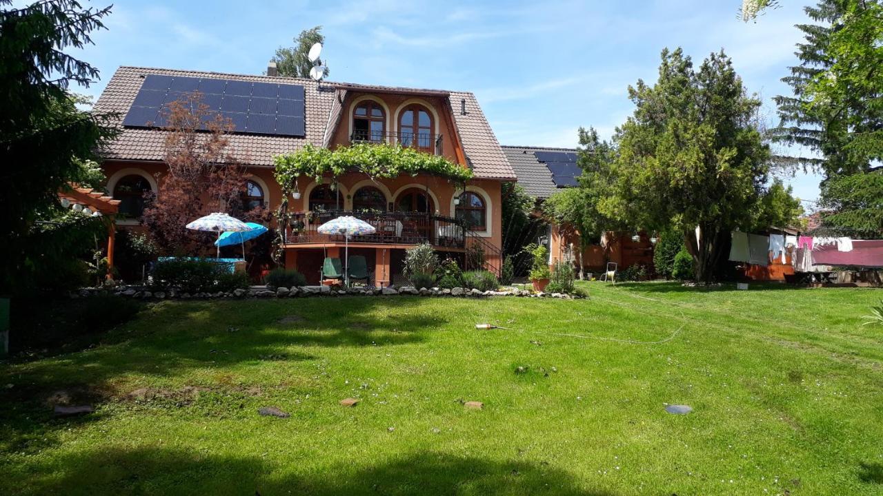 Katica Vendeghaz Somogyvar - Ladybird Villa Somogyvár Exterior foto