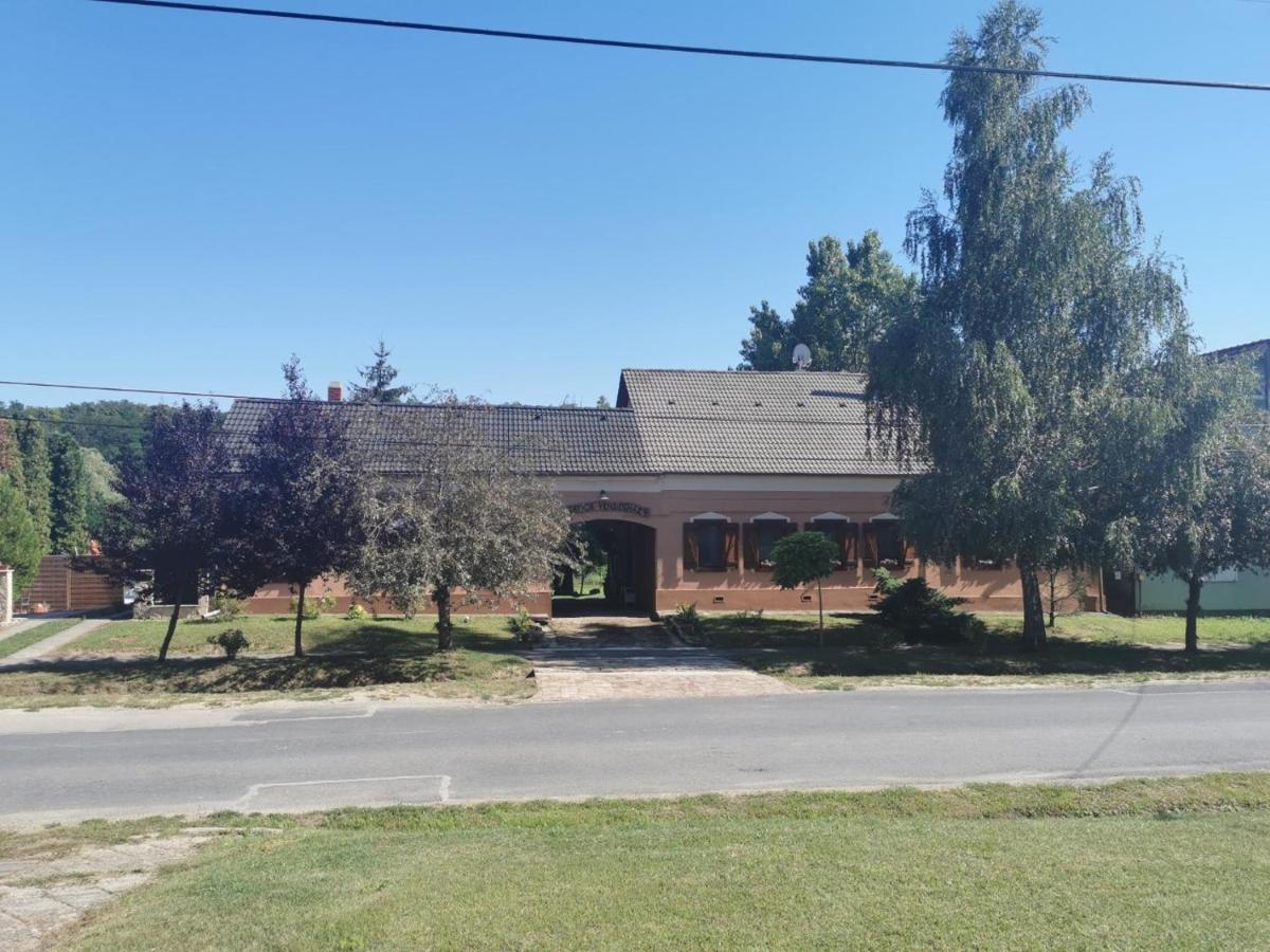 Katica Vendeghaz Somogyvar - Ladybird Villa Somogyvár Exterior foto